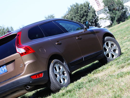 横菜登场 试驾沃尔沃XC60（体验篇）