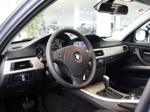 华晨宝马  320i 2.0 AT/MT 中控台左侧